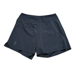 ON RUNNING On Cloud 5" Running Shorts Women's Size Medium NWT Run Black